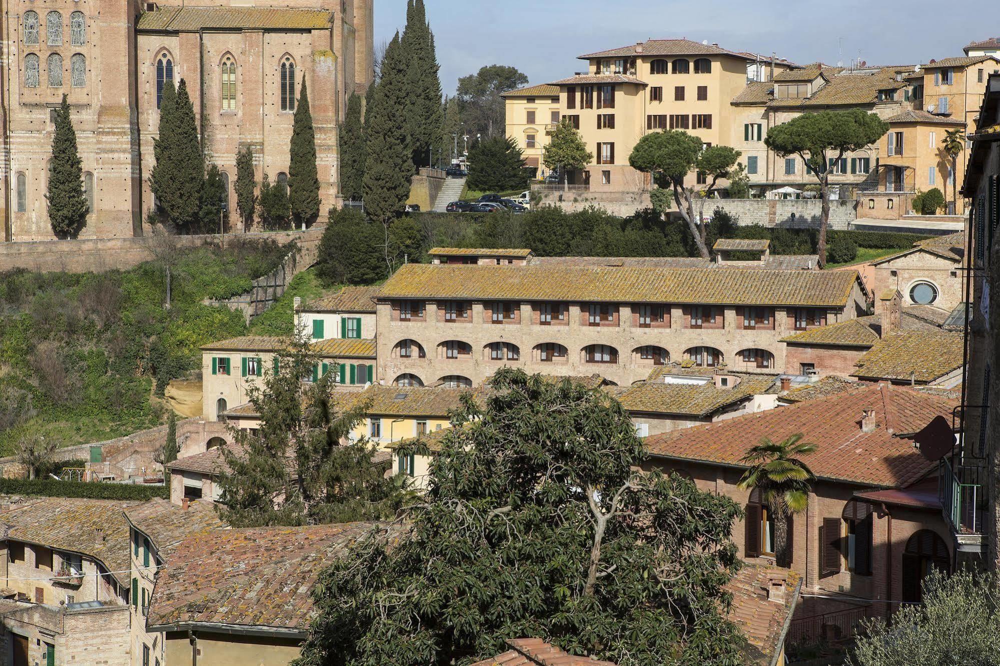 Hotel Alma Domus Siena Exterior foto